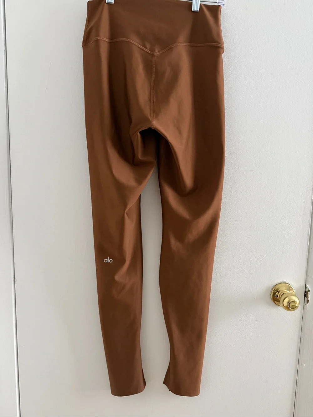 Alo Yoga Airlift High-Waist Elongated Flutter Split Hem Leggings Cinnamon Brown
